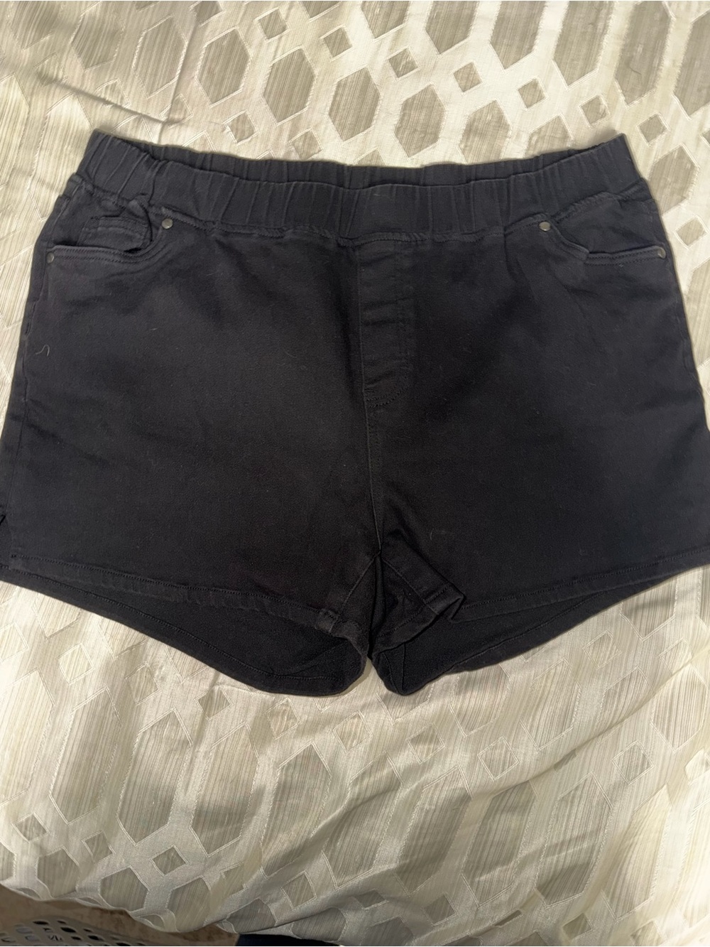 BloomChic Black High-Waist Everyday Shorts